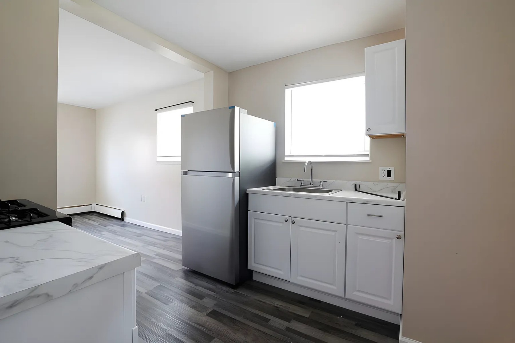 Harbour Point Gardens, Troy, NY: Renovated kitchen